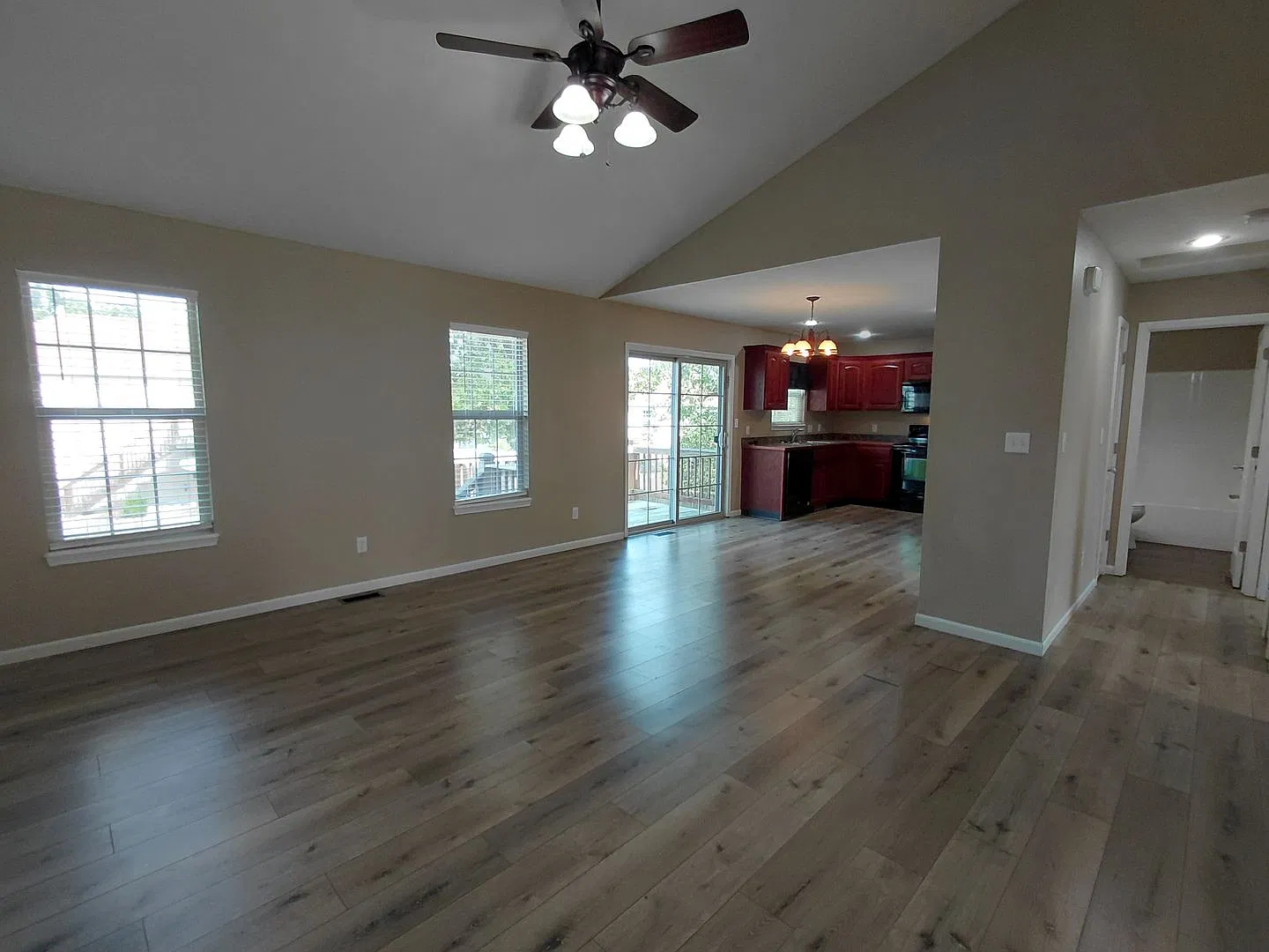 Single Family Home! — Photo 3