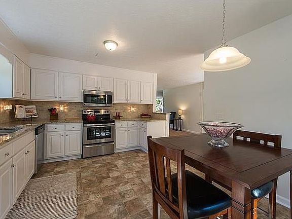 3rd image of 5715 Macedin Dr