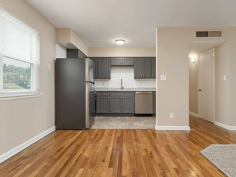 City View Apartments — Photo 7
