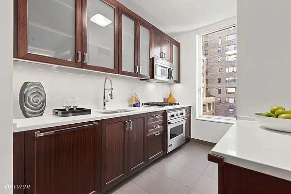 Sold by Corcoran | media 14