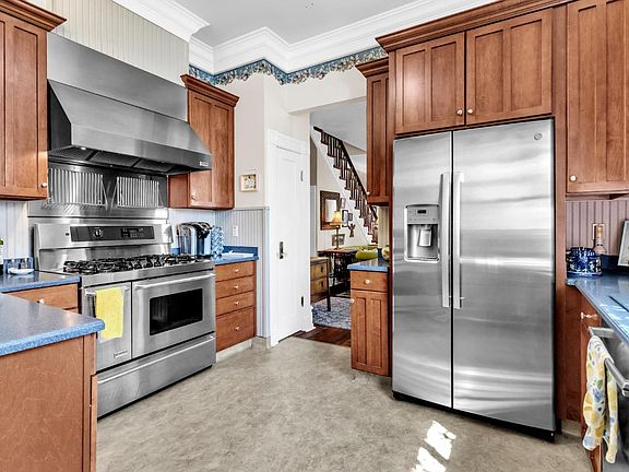 3rd image of 101 Abbey St