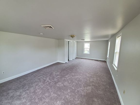 5th image of 101 Bradford Ave