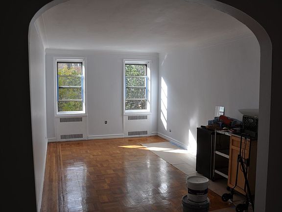 2nd image of 4115 45th St APT 4G