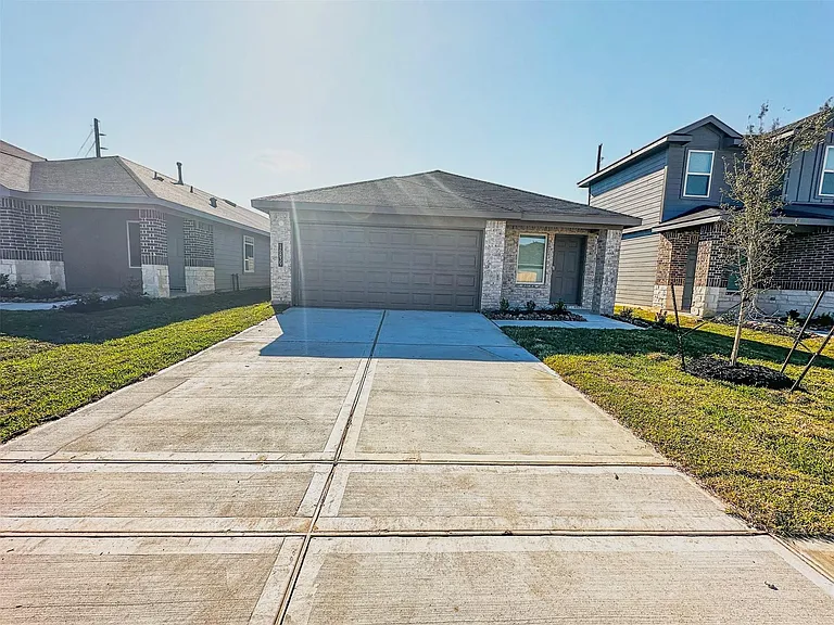 16839 Sangiovese Dr — Photo 3