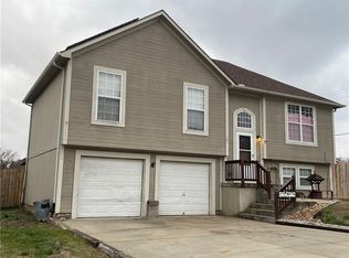 101 Echo Rdg, Buckner, MO 64016
