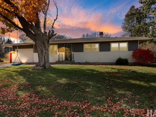 4709 Oeffling Ct, McHenry, IL 60051