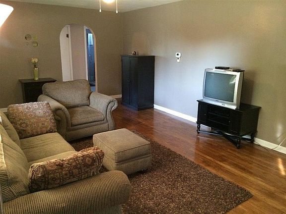 4th image of 1307 Ellen Dr