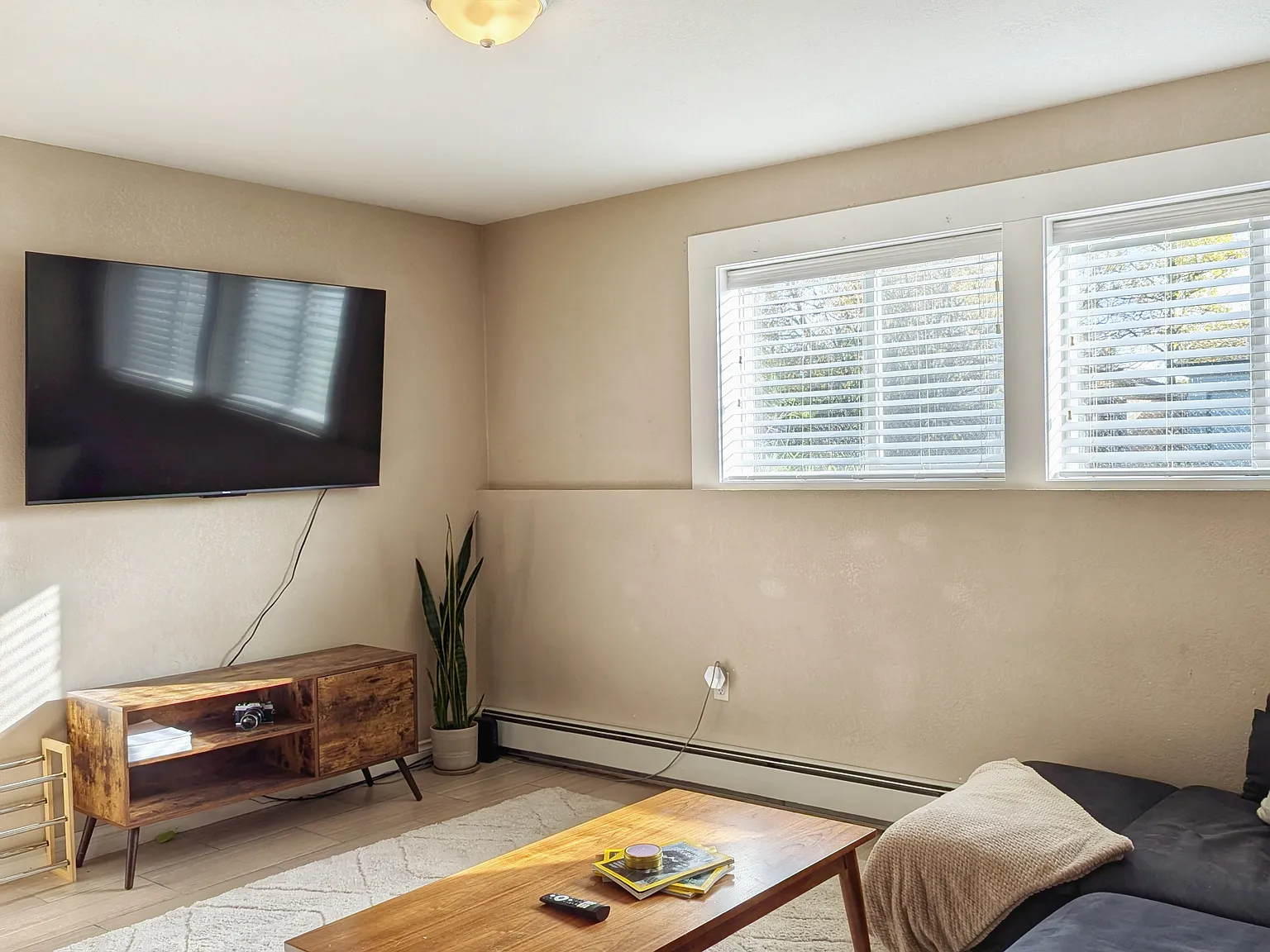 2 bed, 950 sqft, $1,950 — Photo 3