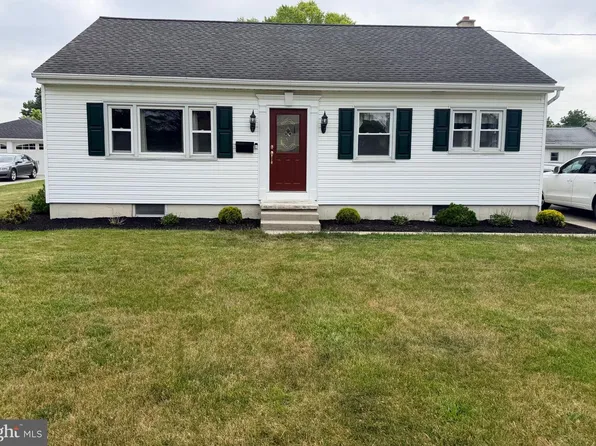 124 S Spruce St, Annville, PA 17003