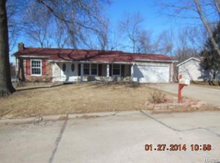 120 Mill Spring Ln, Saint Peters, MO 63376