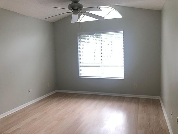 5th image of 942 Coral Club Dr