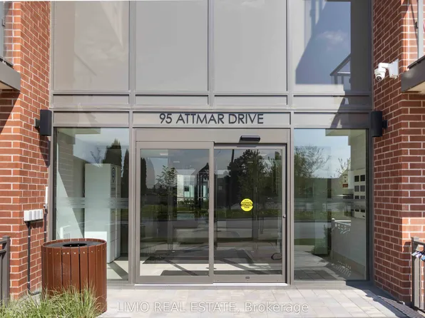 95 Attmar Dr #206, Brampton, ON L6P 2R4