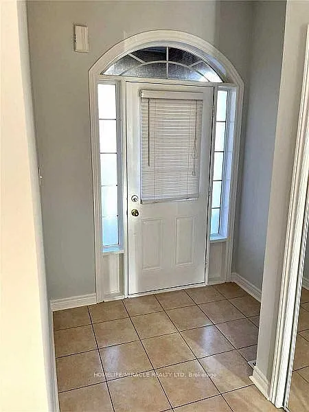 4 bed, $3,200 — Photo 2