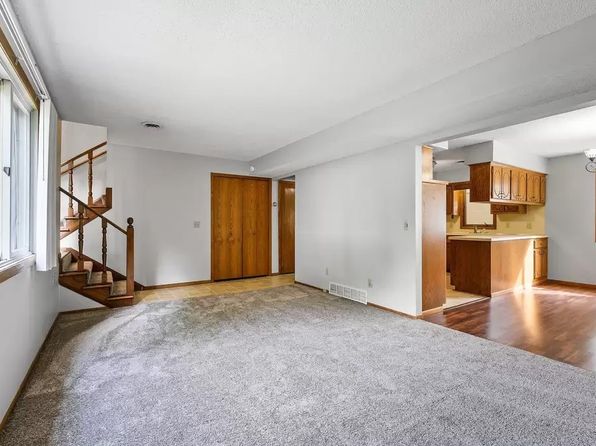 903 Poplar St #903