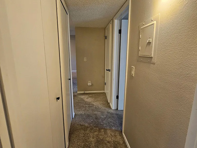 945 Moorings Dr — Photo 12