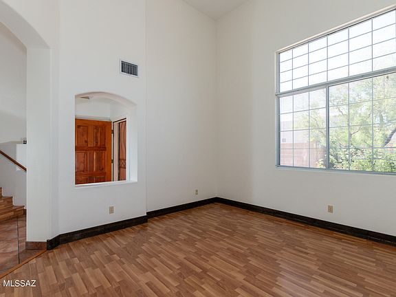 5th image of 740 N Northern Vista Pl