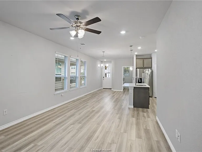 827 Mineral Wells Ln — Photo 6