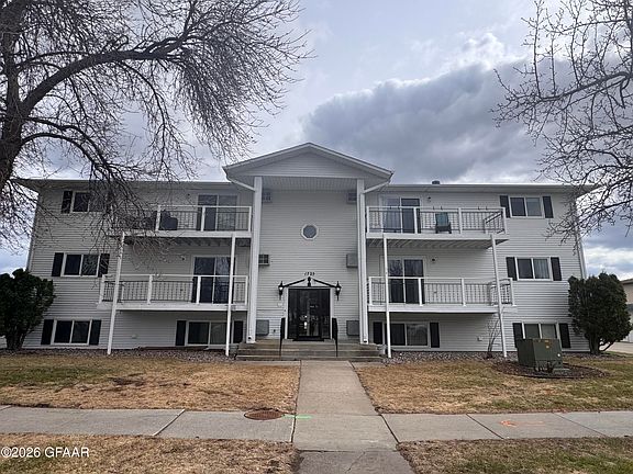 2nd image of 1725 28th Ave S APT 201