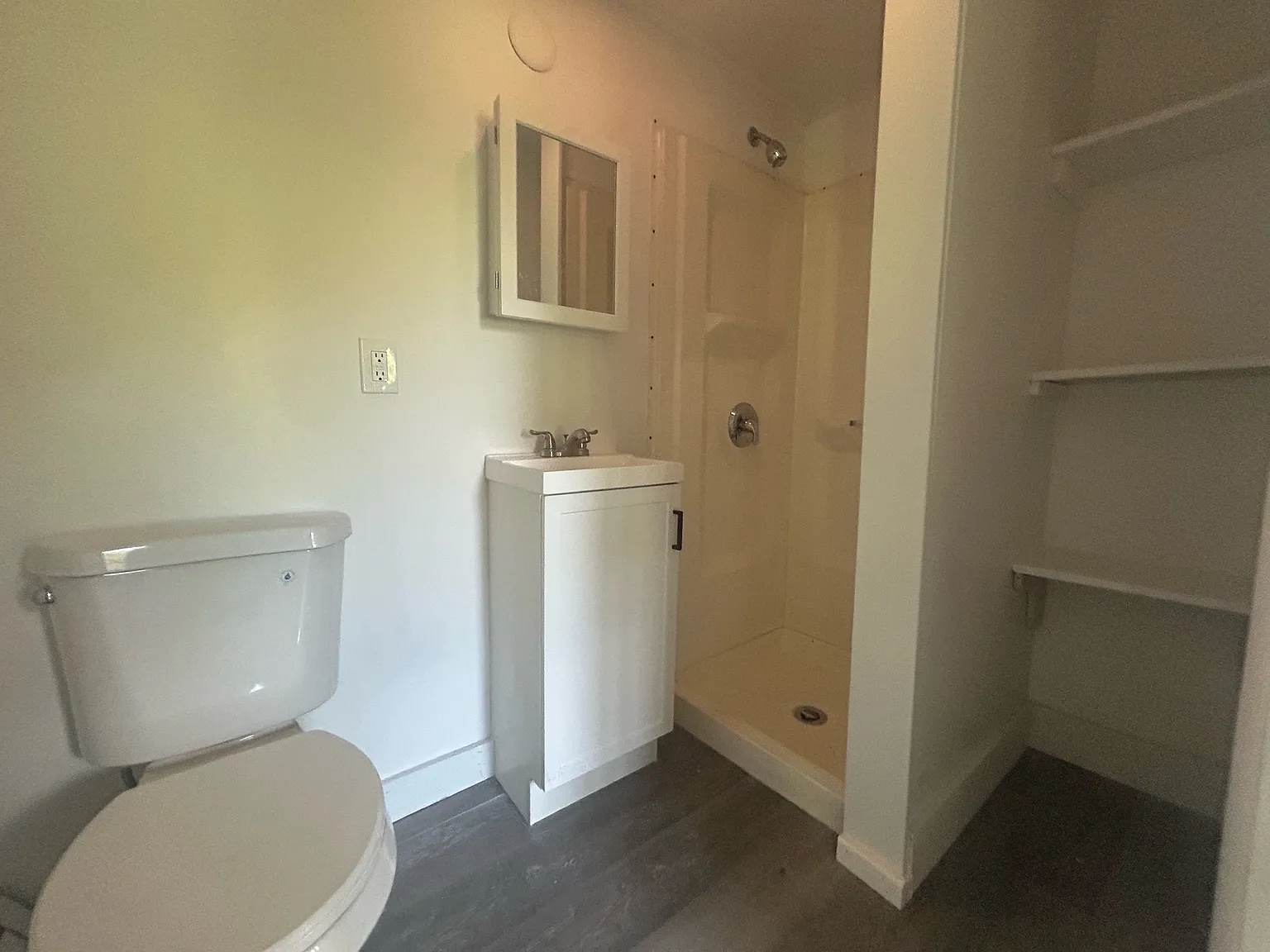 286 Walnut Street - 286 1/2 — Photo 3