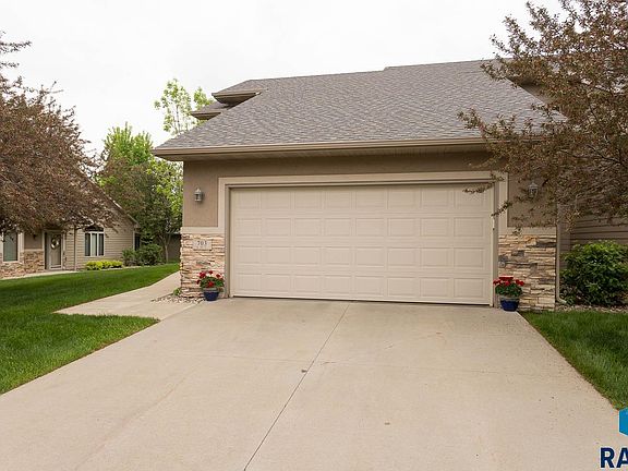 5th image of 703 E 70th Pl