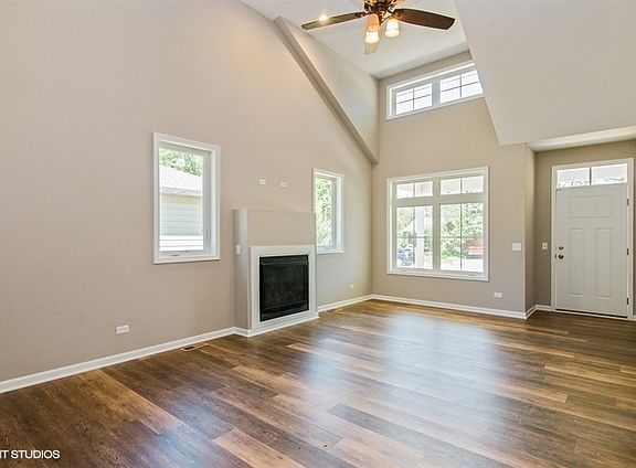 2nd image of 677 Pleasant St