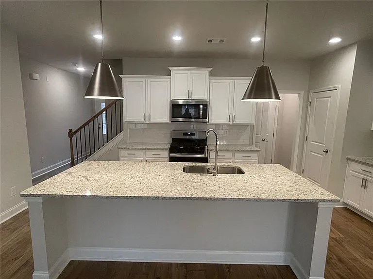 5122 Hillington Way — Photo 4