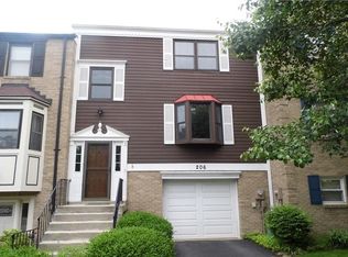 206 Canterbury Dr #206, Coraopolis, PA