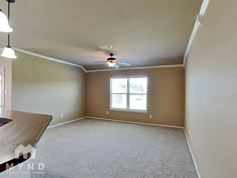154 Harvick Cir — Photo 4