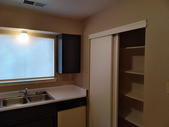 4th image of 288 Camino Real SW
