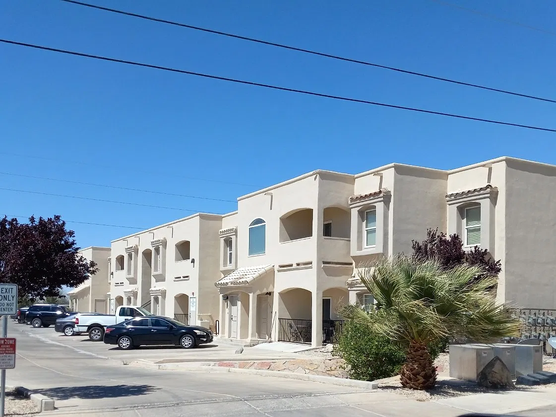 Reynolds Place Apartments — Photo 1