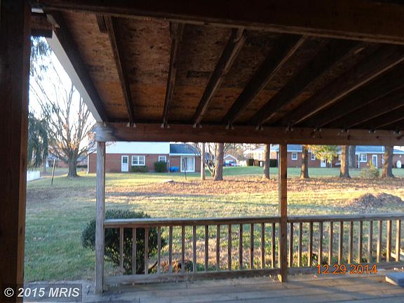 4th image of 207 Pangborn Blvd