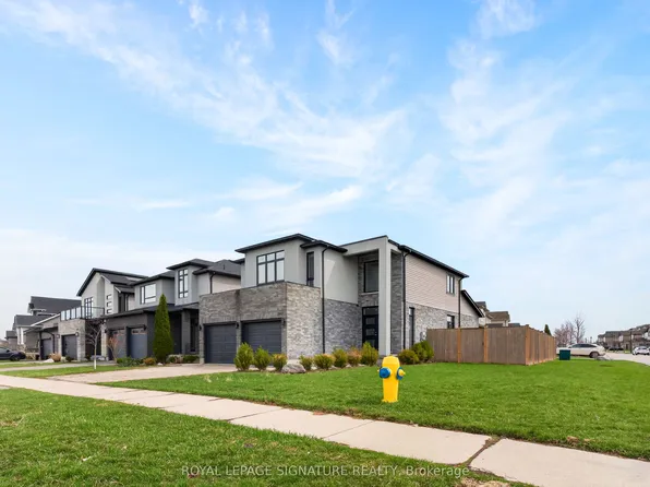2147 Wateroak Dr, London, ON N6G 0P9