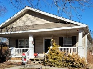 410 Franklin St, Mahomet, IL 61853