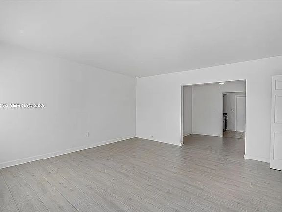 5th image of 8031 Hawthorne Ave APT 1
