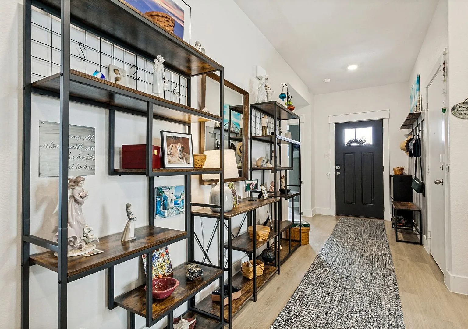 Gorgeous 4-Bedroom One Story In Brookstone Creek — Photo 3