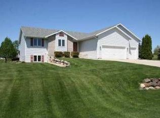6725 Tartan Trl, Sun Prairie, WI