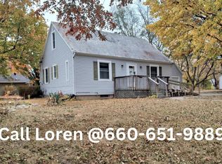 208 Hill St, Keytesville, MO 65261