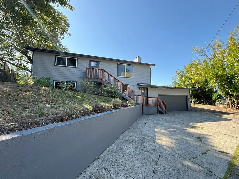 5121 SE 136th Ave — Photo 3