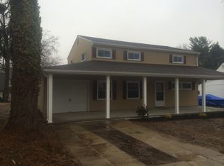 33 Quartz Rd, Levittown, PA 19057