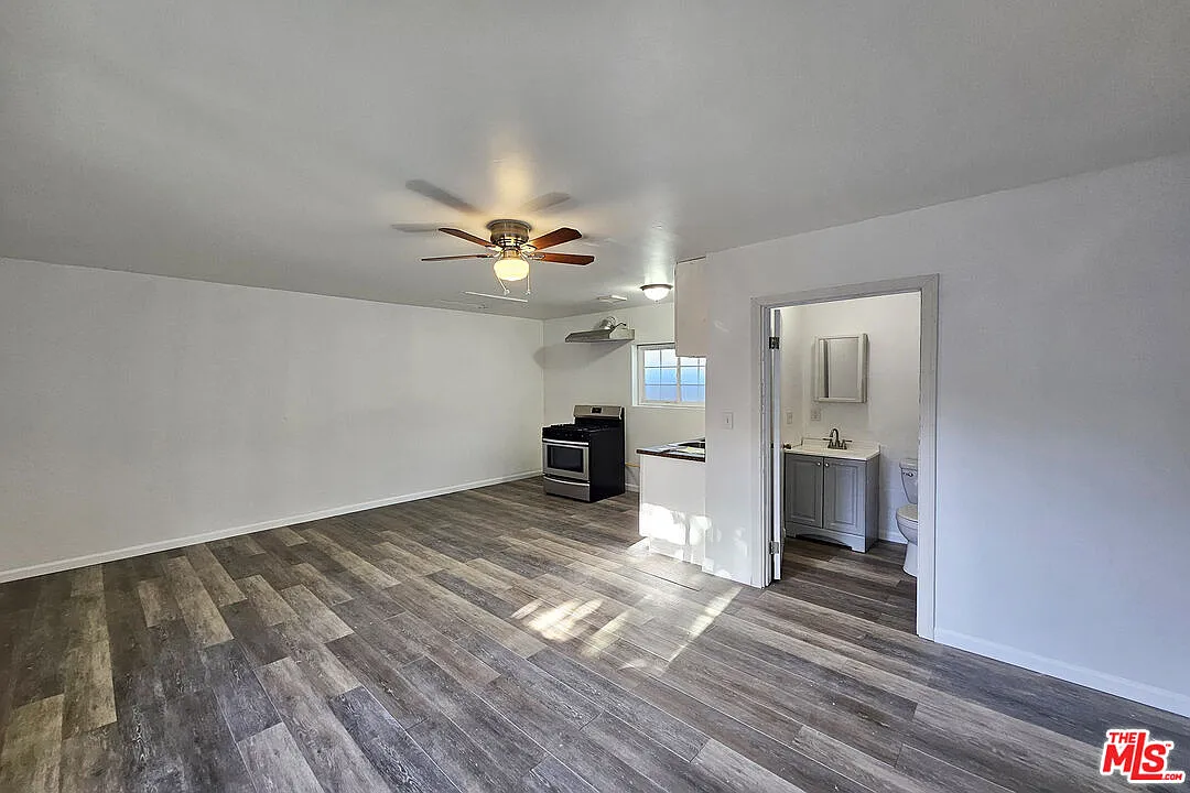 Studio, 1.0 bath, 450 sqft, $1,450 — Photo 3