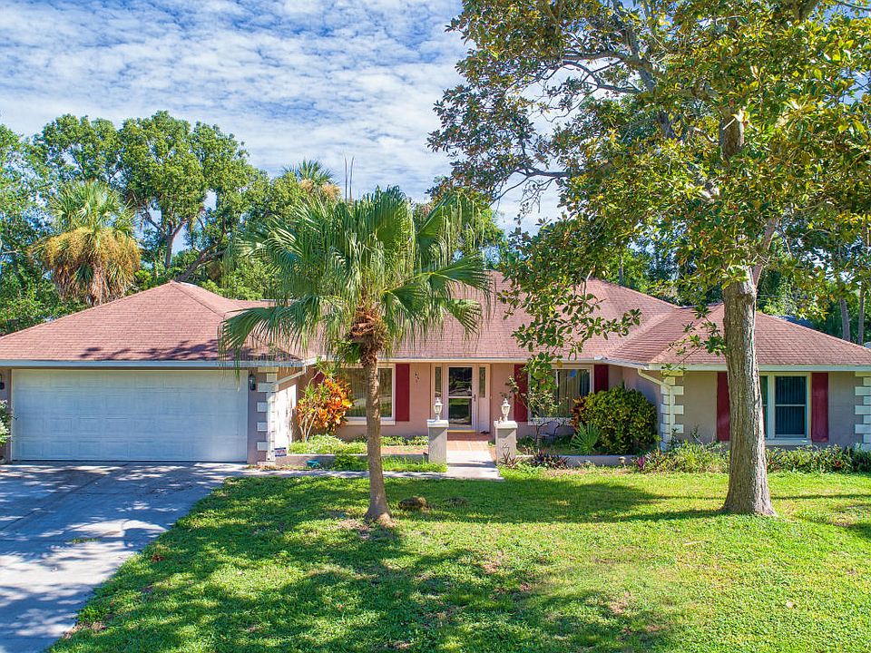 1st image of 13 Sandcastle Dr