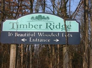 9082 Timber Ln, Whitmore Lake, MI 48189