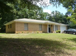 68 Dogwood St, Midland City, AL 36350