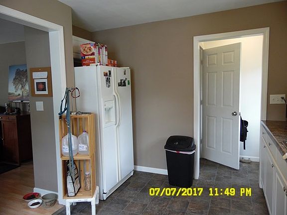 other side of kitchen