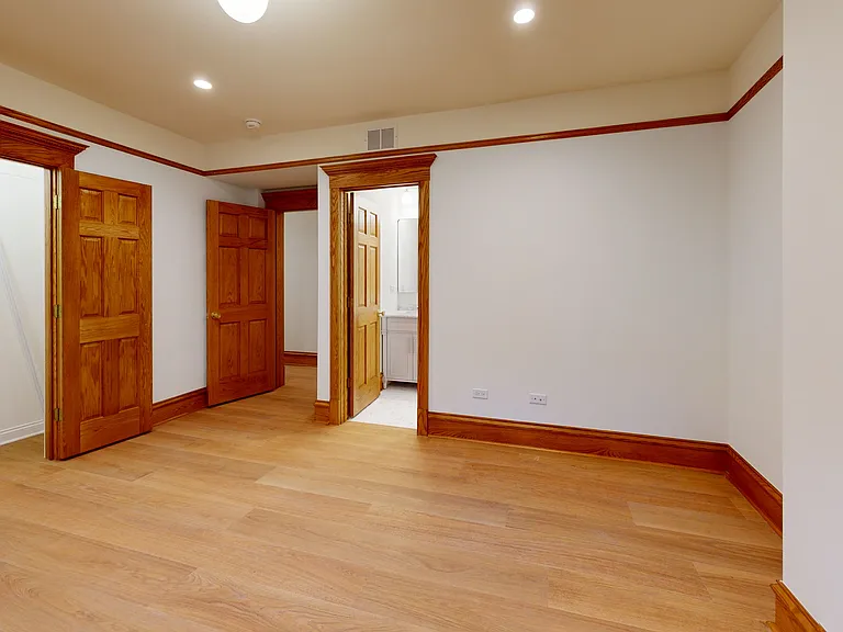 1233 N Hoyne Ave #G — Photo 11
