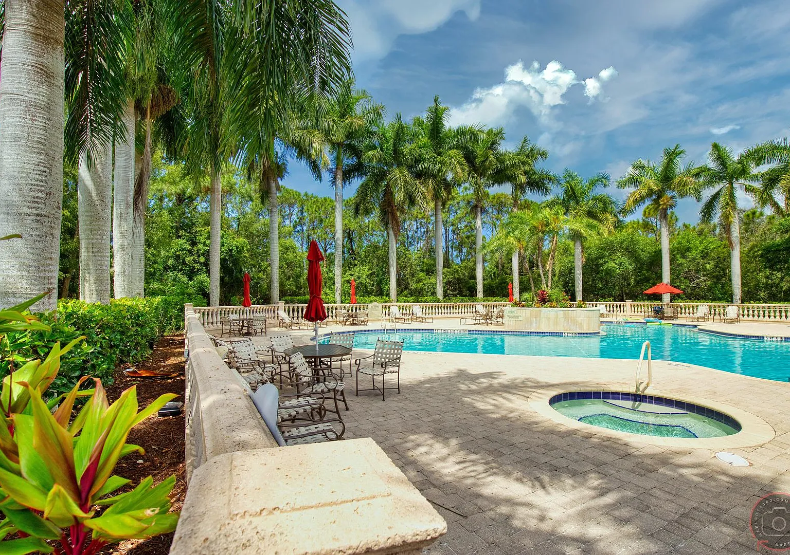 Seasonal Short-Term 2 Bedroom 2 Bathroom Attached Villa in Venetia with resort-like amenities! — Photo 2