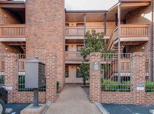 142 Hillsboro Pl, Nashville, TN 37215