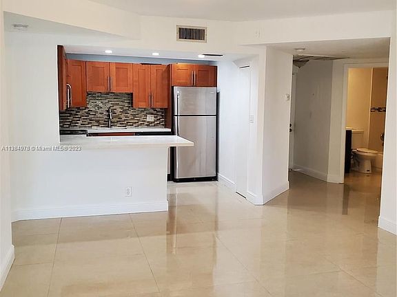 3rd image of 8290 Lake Dr APT 350