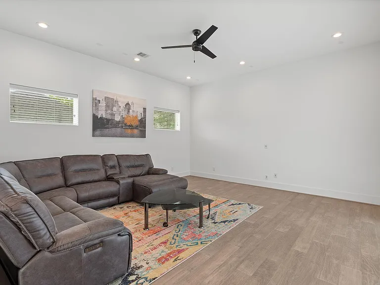 6010 Truro St #C — Photo 18