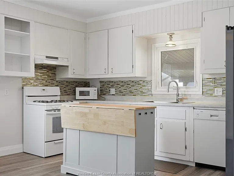 82 Pearl St W — Photo 14
